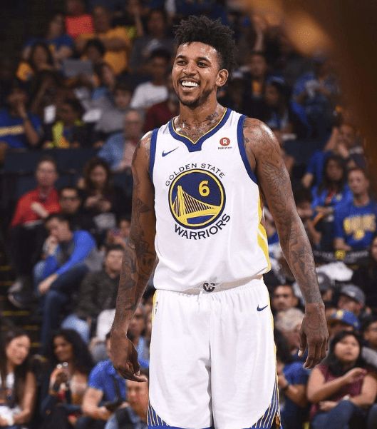 的边后卫做 的边后卫做